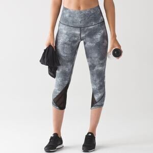 LULULEMON Essential Rhythm Crop Tight Pant Mid Rise Diffusion White Black Size 4